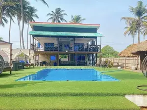 Cozy 3 Bedroom Beach House