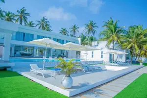 Luxurious 6 Bedroom Beach House at Salt Beach Resort