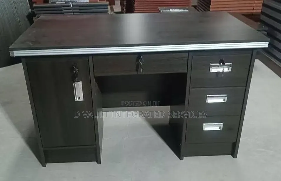 Office Table / Modern Office Desk