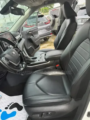 Toyota Highlander XLE AWD 2023 White