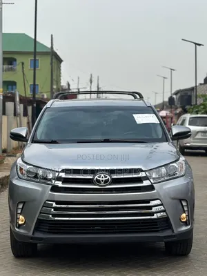 Toyota Highlander XLE 4dr SUV AWD (3.5L 6cyl 6A) 2015 Gray