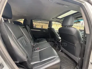 Toyota Highlander XLE 4dr SUV AWD (3.5L 6cyl 6A) 2015 Gray