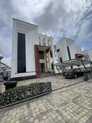 5bdrm Duplex in Private Property, Guzape District for sale