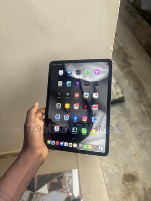 Apple iPad Pro 11 (2020) 128 GB Gray