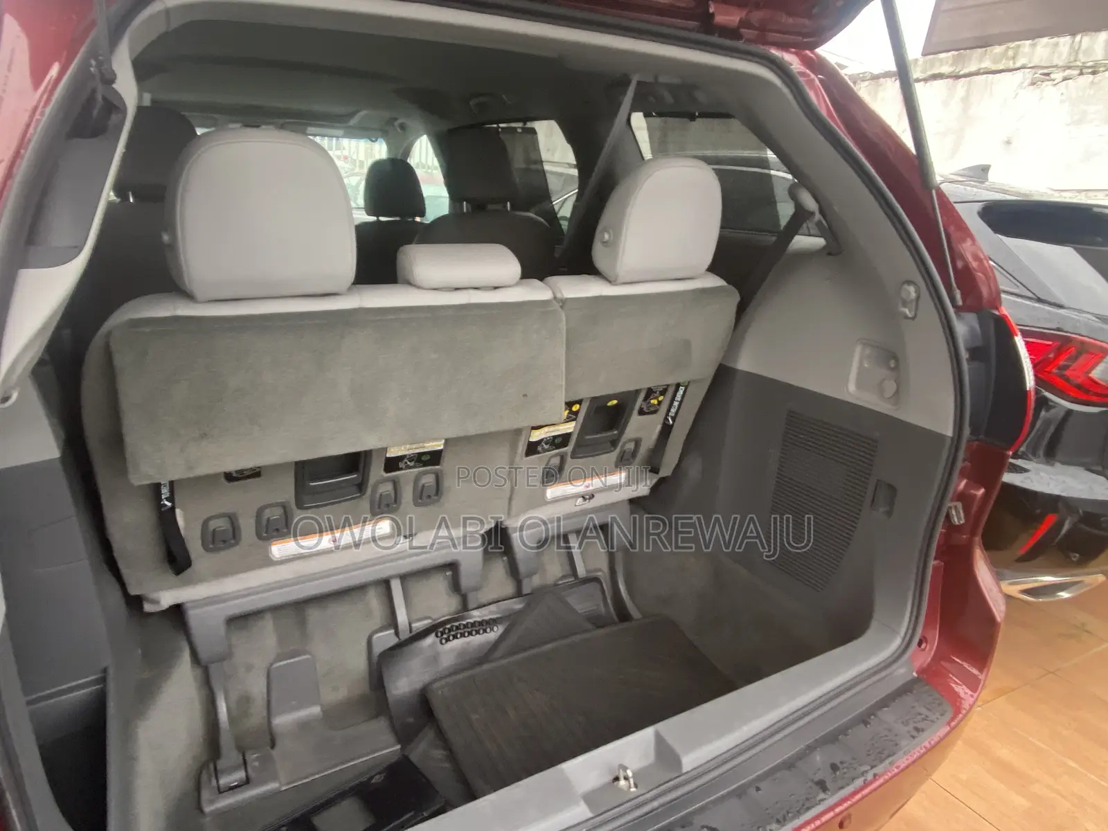 Toyota Sienna 2018 Red
