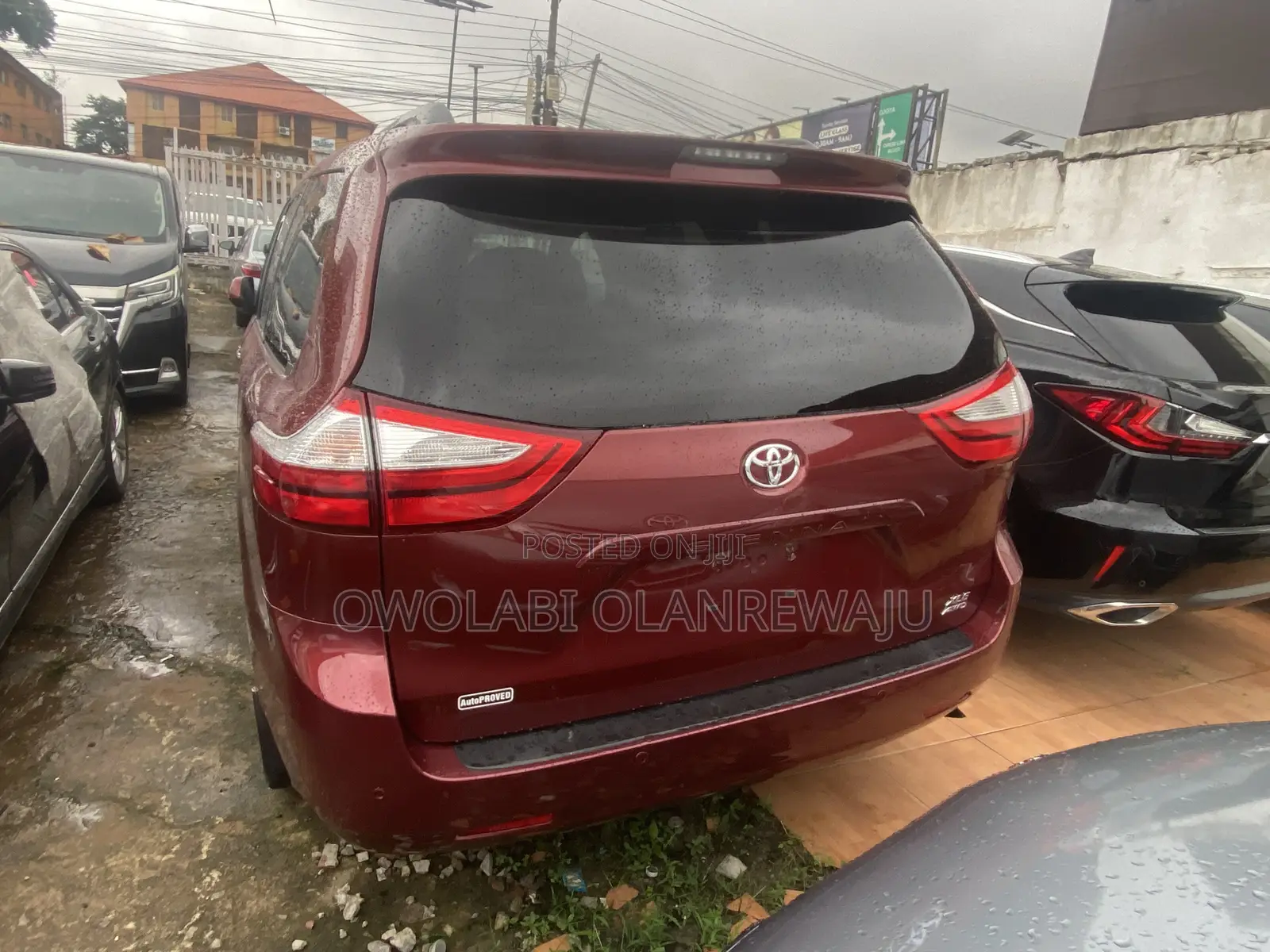 Toyota Sienna 2018 Red