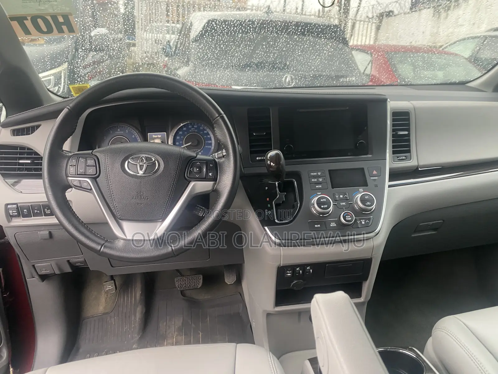 Toyota Sienna 2018 Red