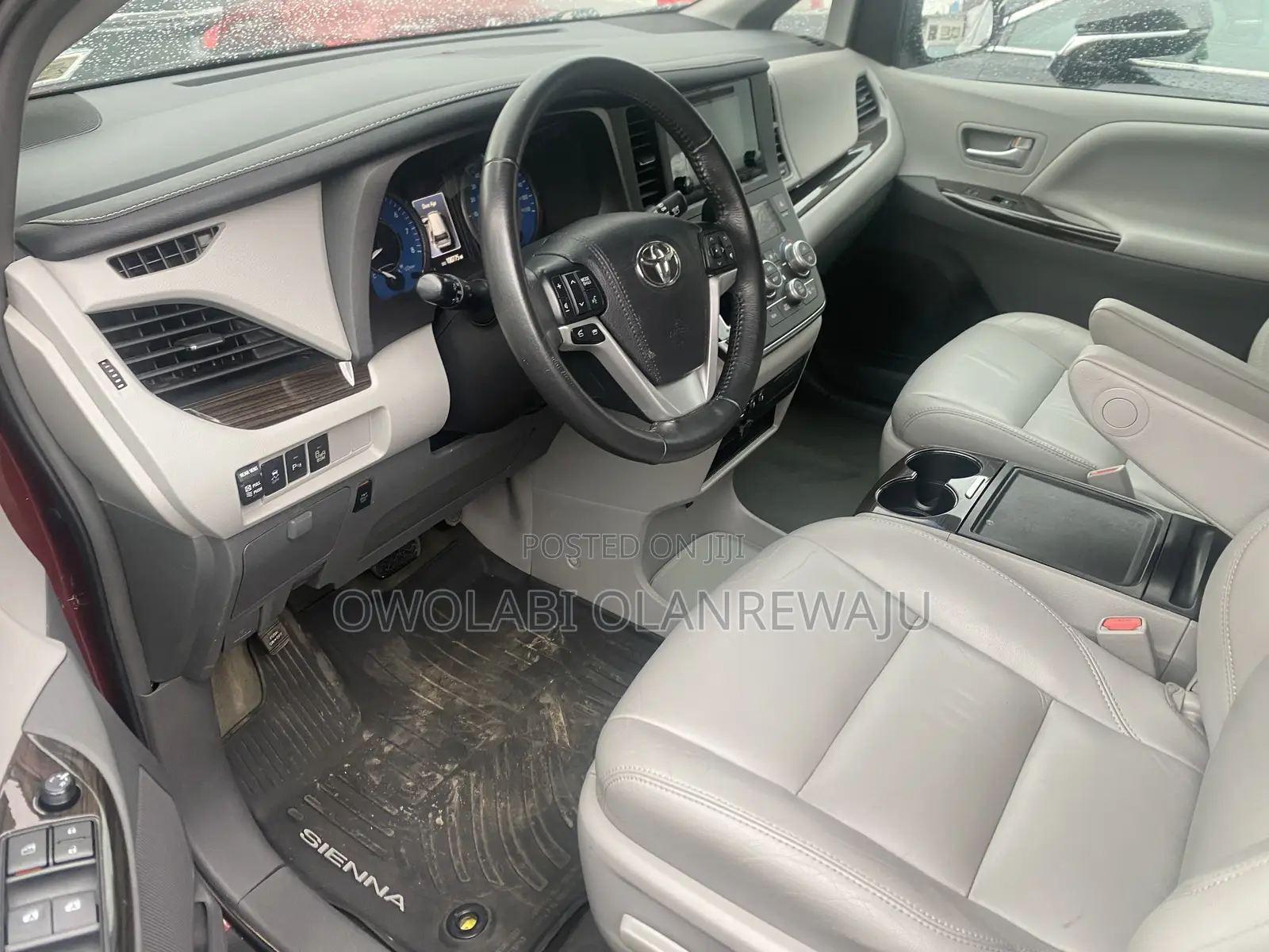 Toyota Sienna 2018 Red