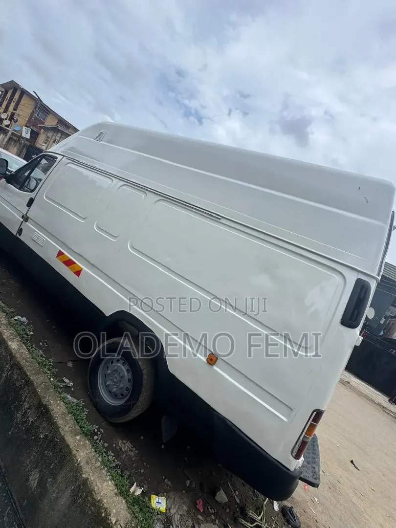 Ford Transit 2002 White