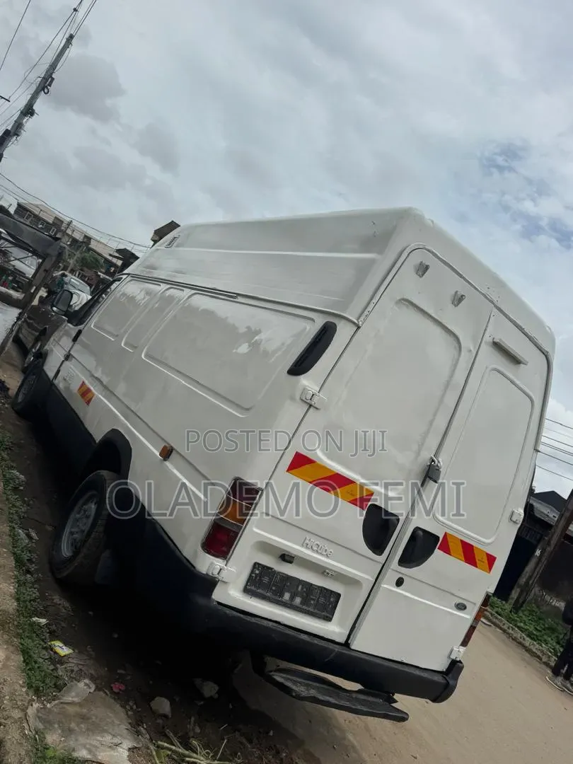 Ford Transit 2002 White