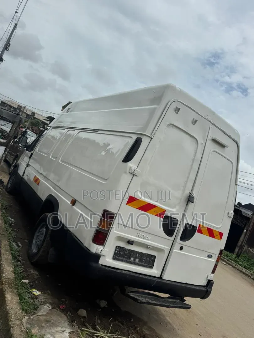 Ford Transit 2002 White