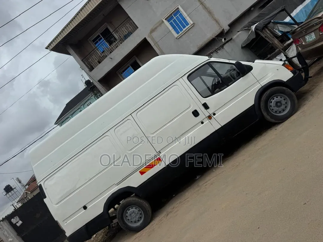Ford Transit 2002 White