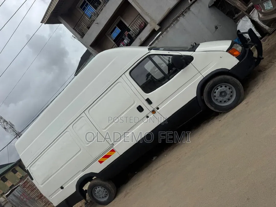 Ford Transit 2002 White