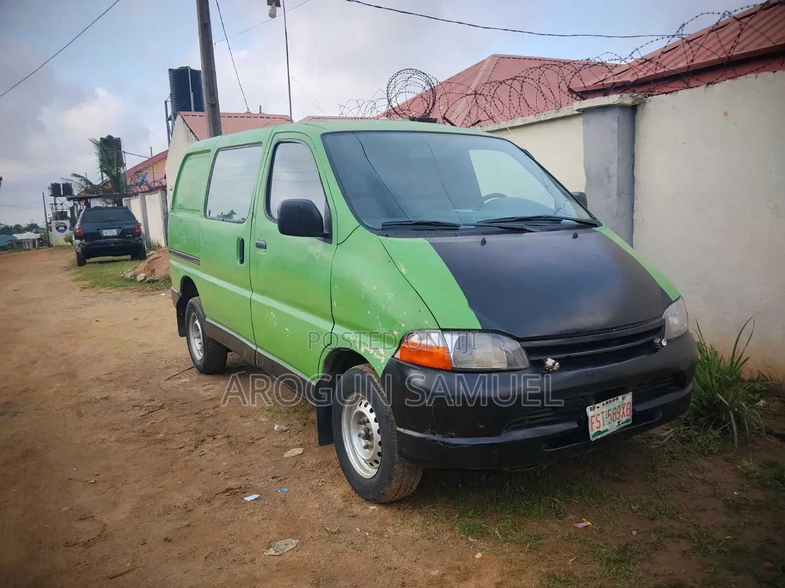 Toyota HiAce 2024 Green