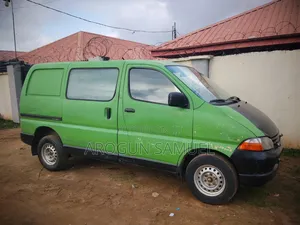 Toyota HiAce 2024 Green