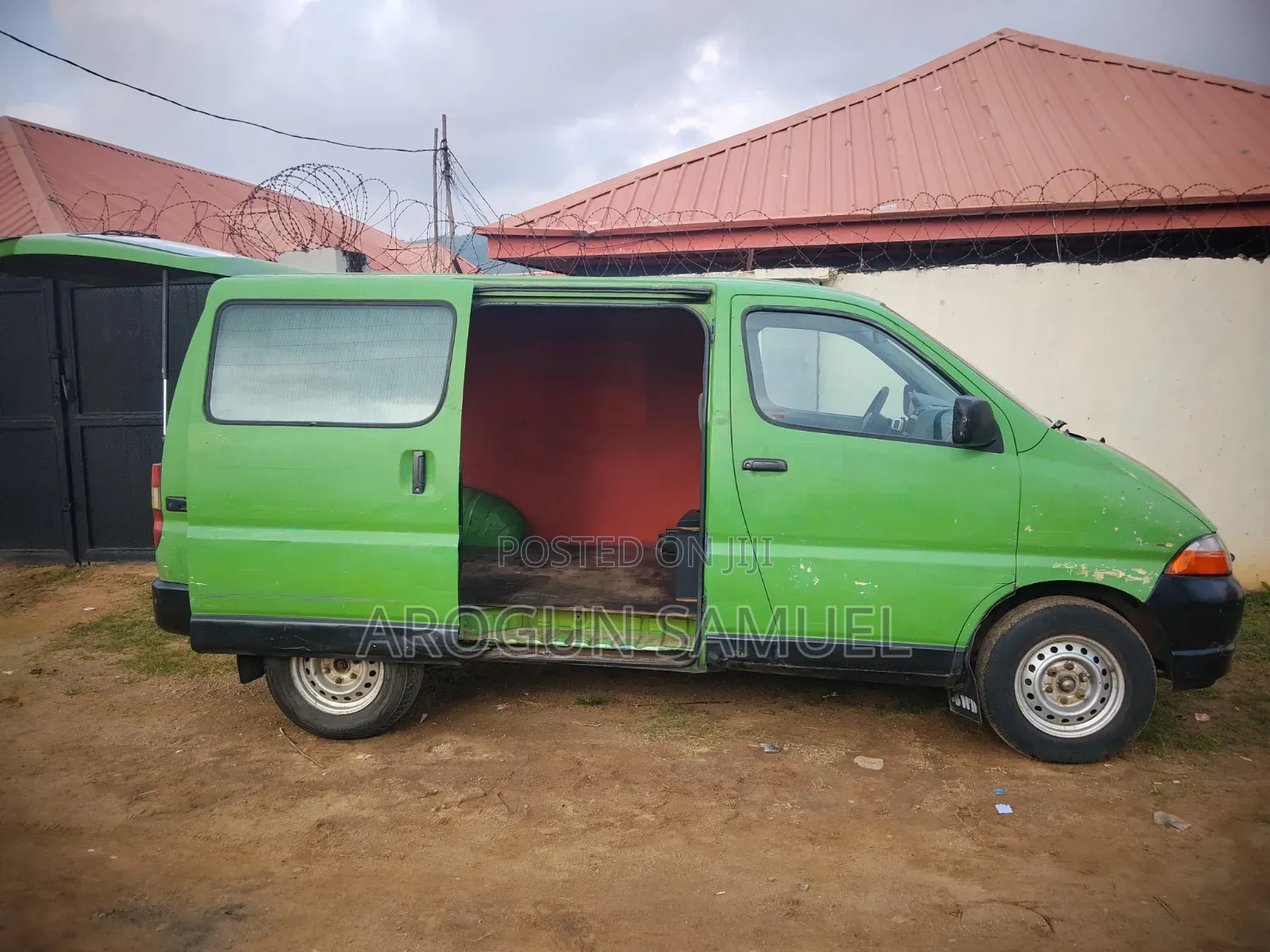 Toyota HiAce 2024 Green