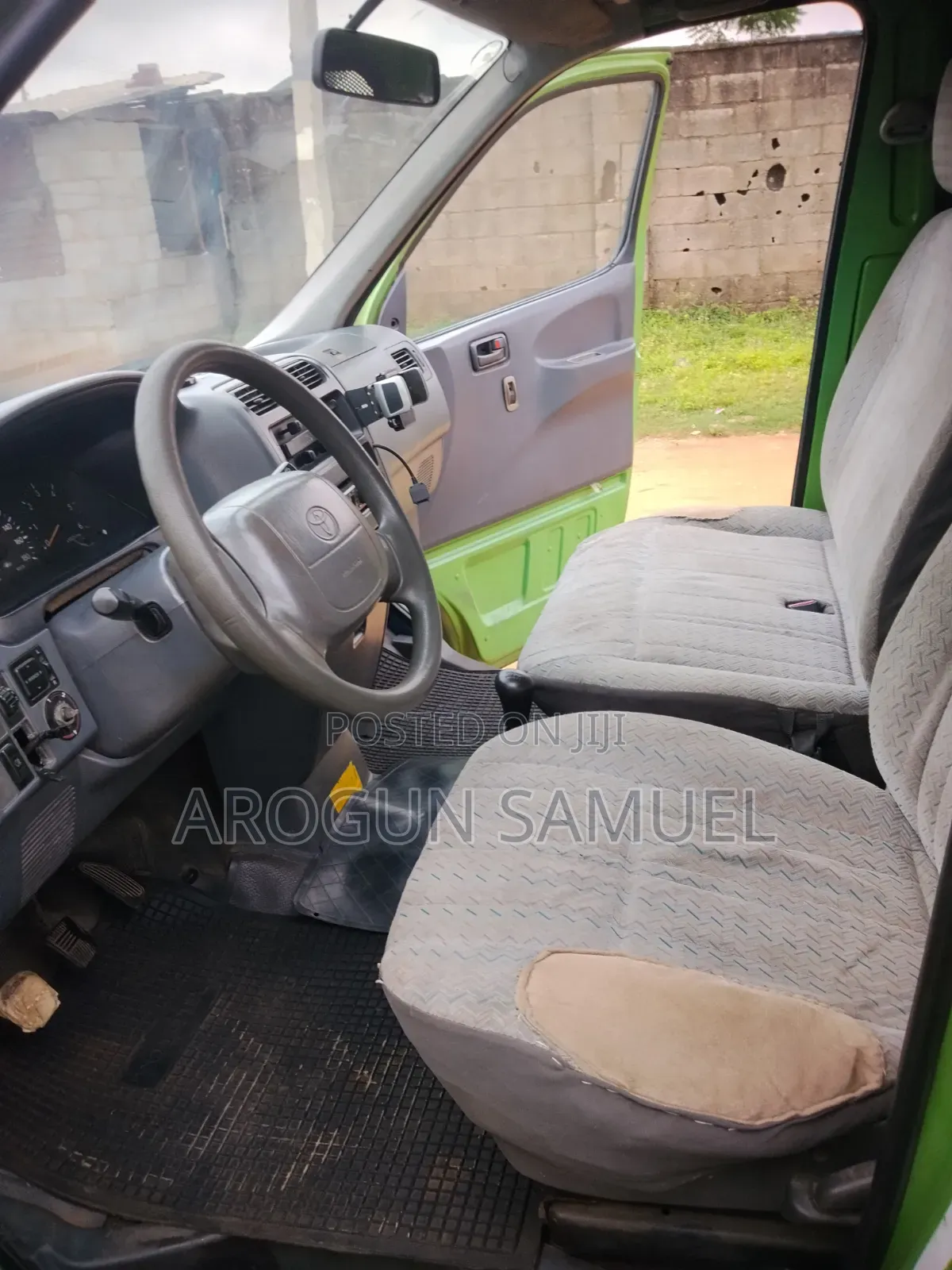 Toyota HiAce 2024 Green