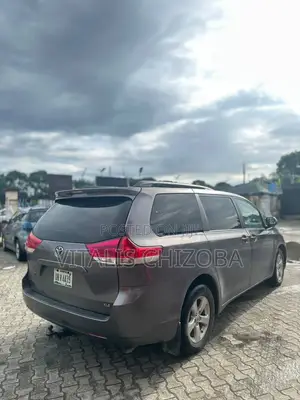 Toyota Sienna 2014 Gray
