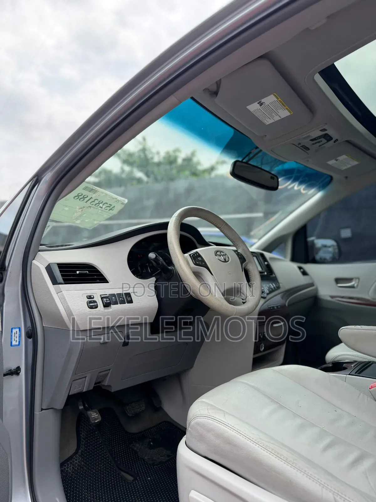 Toyota Sienna 2014 Blue