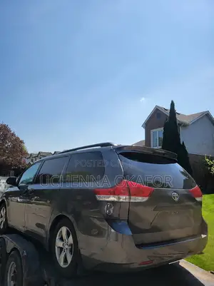 Toyota Sienna LE 8 Passenger 2011 Gray
