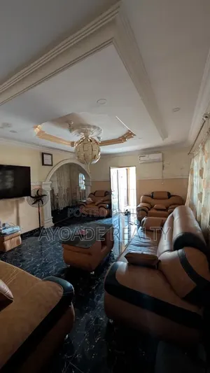 4bdrm Bungalow in Omolaso, Ibadan for sale