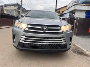 Toyota Highlander XLE 2019 Silver