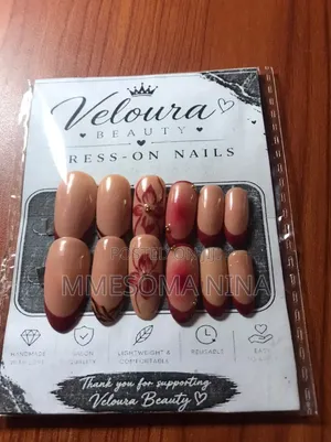 Veloura Beauty Press on Nails