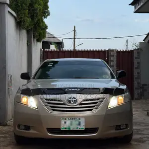 Toyota Camry XLE V6 4dr Sedan (3.5L 6cyl 6AM) 2008 Gold