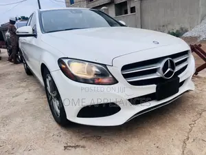 Mercedes-Benz C300 Base 4Matic Sedan AWD (2.0L 4cyl 7A) 2016 White