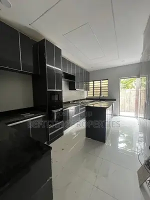 5bdrm Duplex in Ikeja for sale
