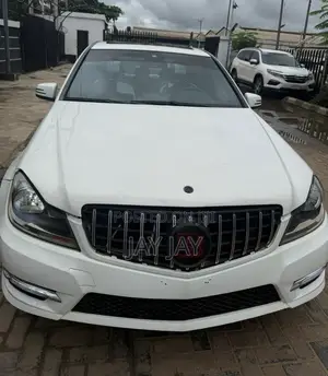 Mercedes-Benz C300 2010 White