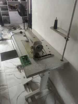 Hudong Industrial Straight-Stitch Sewing Machine (With Table Stand)