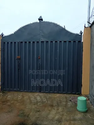 Furnished 1bdrm Apartment in Aga Estate, Ikorodu Garage for sale