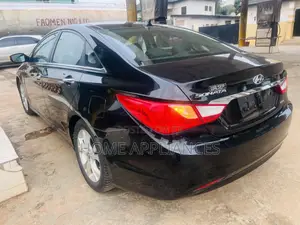 Hyundai Sonata Limited 2.0T Sedan (2.0L 4cyl 6A) 2013 Black