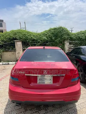 Mercedes-Benz C250 2013 Red