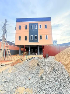 3bdrm Apartment in Gbagada Lagos for sale