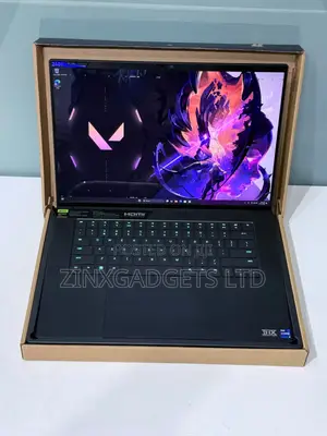 New Laptop Razer Blade 32GB Intel Core i9 SSD 2T