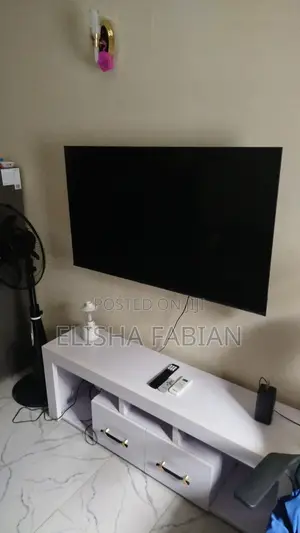 Hisense TV 50 Inches