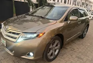 Toyota Venza LE 2011