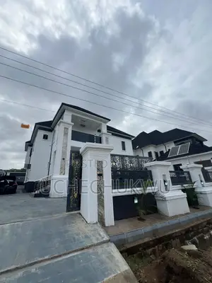 5bdrm Penthouse in H And J Estate, Galadimawa for sale