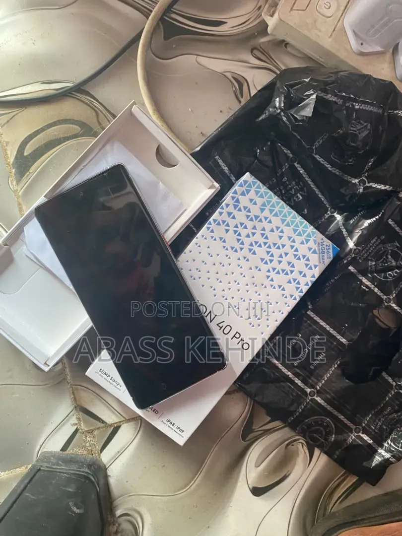 New Tecno Camon 40 Pro 5G 256 GB White
