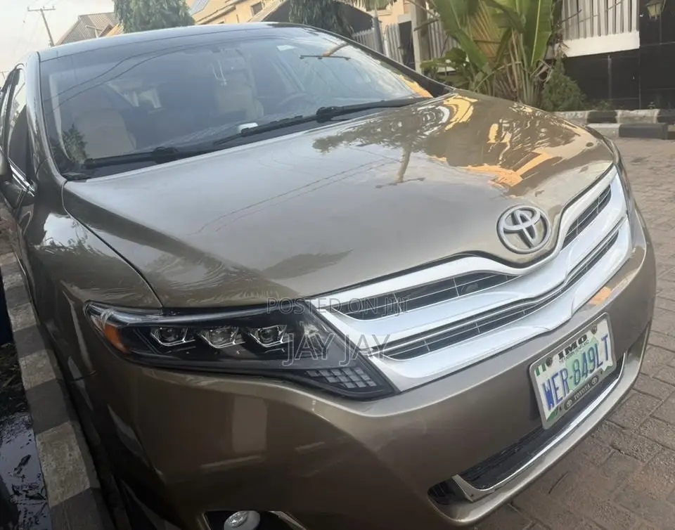 Toyota Venza LE 2011