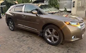Toyota Venza LE 2011