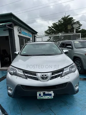 Toyota RAV4 Limited 4dr SUV AWD (2.5L 4cyl 6A) 2014 Silver