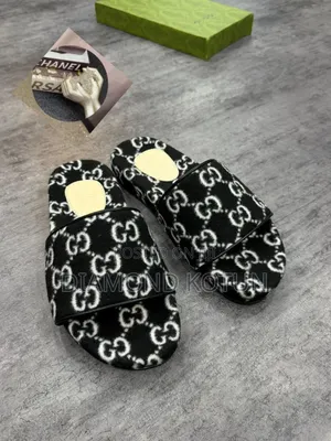 Luxury Chanel Women Palm Slippers