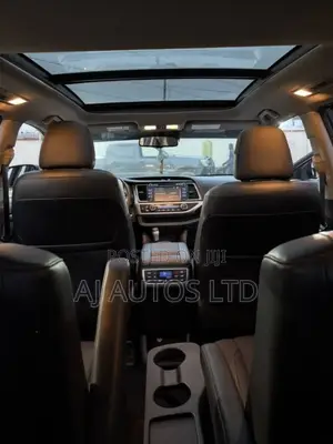 Toyota Highlander Limited Platinum 4dr SUV AWD (3.5L 6cyl 6A) 2015