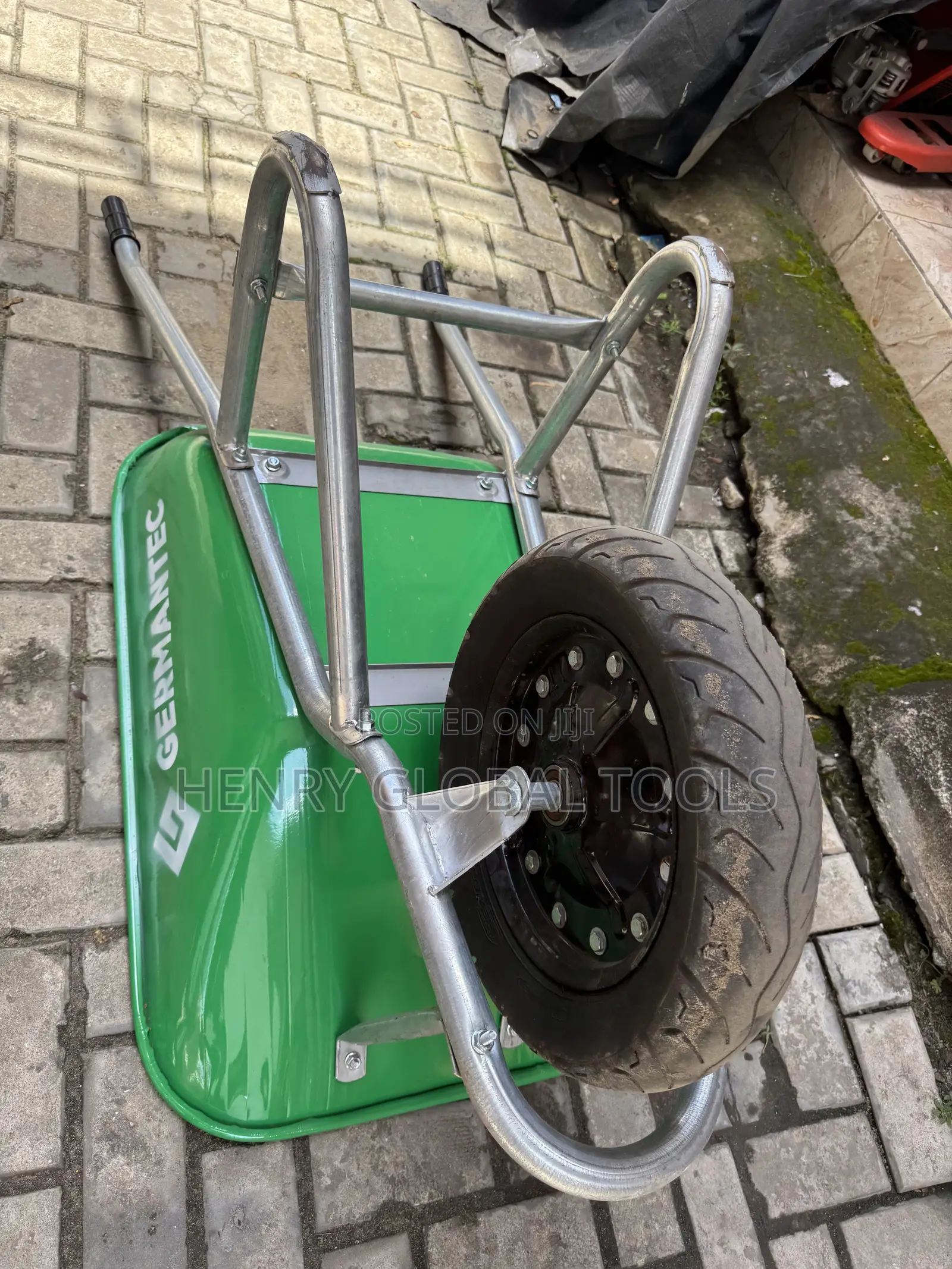 Heavy Duty Wheelbarrow / Construction Wheelbarrow