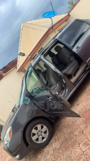 Toyota Sienna 2005 Gray
