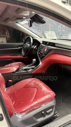 Toyota Camry XSE (2.5L 4cyl 8A) 2019 White