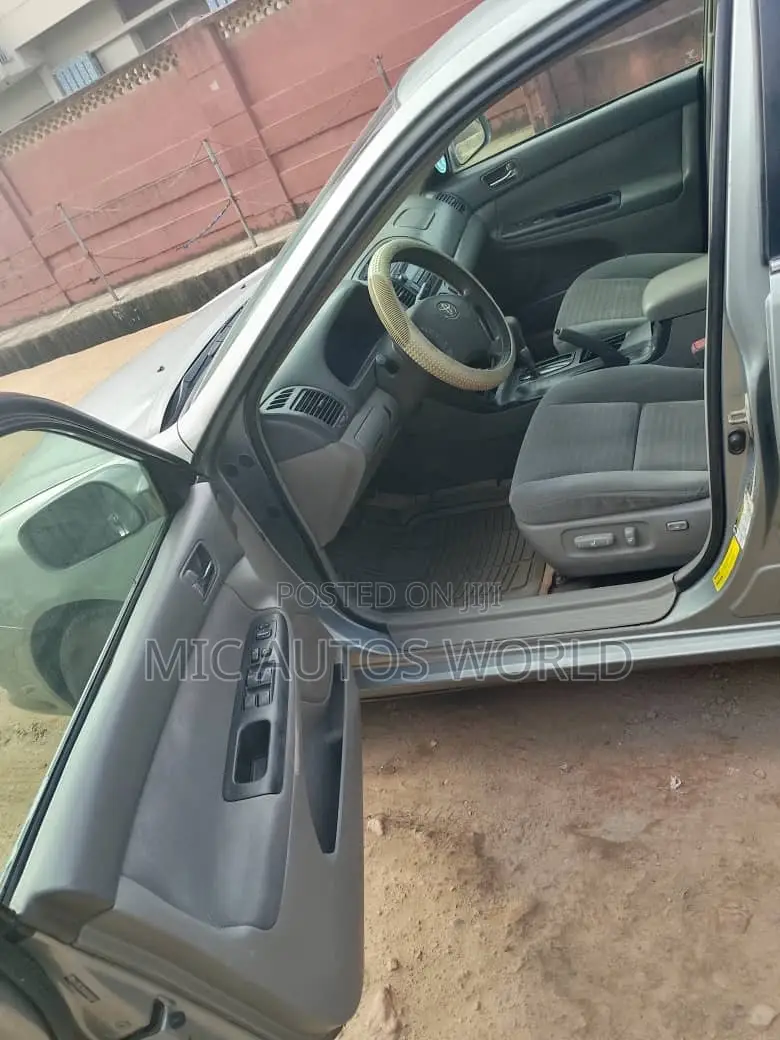 Toyota Camry 2006 Silver